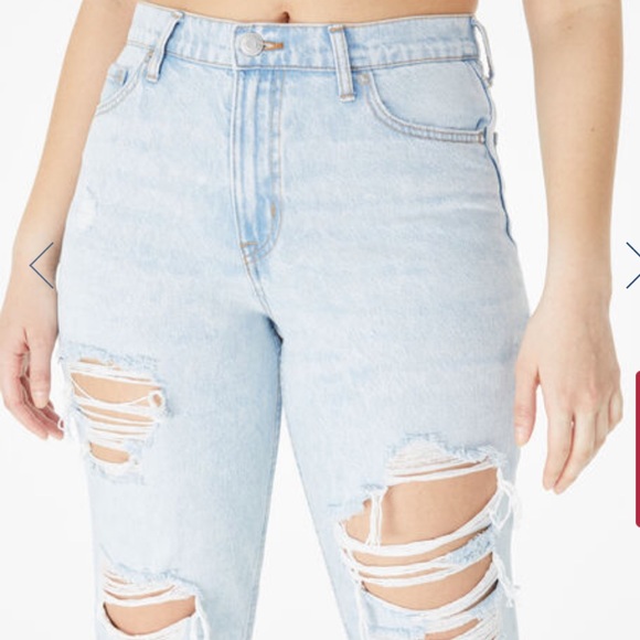 Light Wash Mom Jeans - Picture 11 of 11